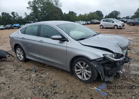 2015 Chrysler 200 Limited z USA, uszkodzony, nr VIN 1C3CCCAB0FN677491